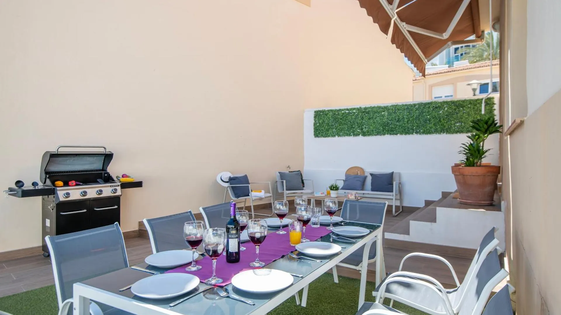 Villamia Torremolinos 0*,